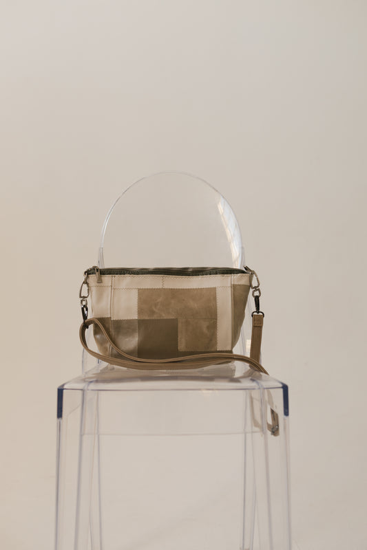 The Veniza Crossbody Bag