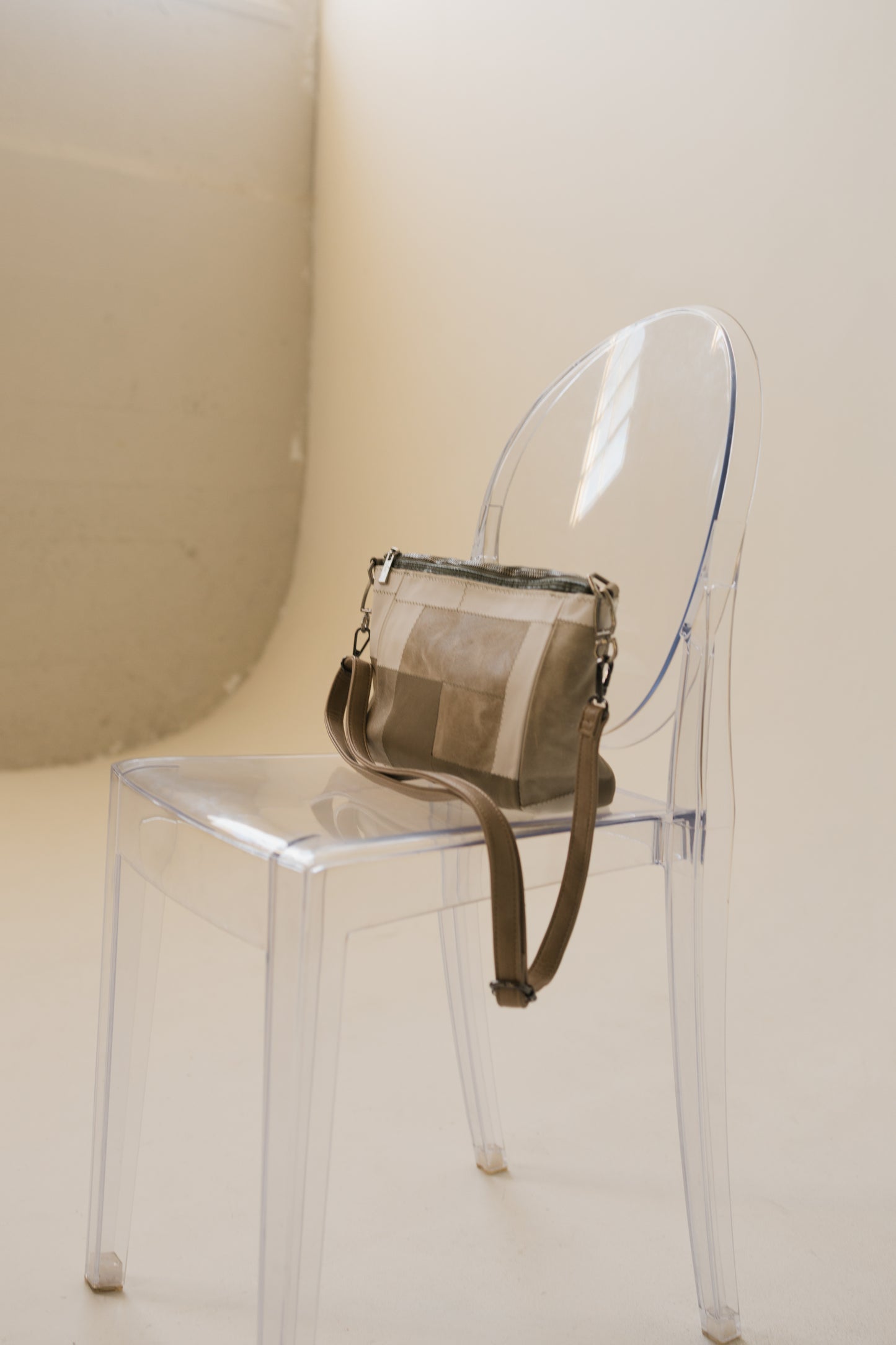 The Veniza Crossbody Bag