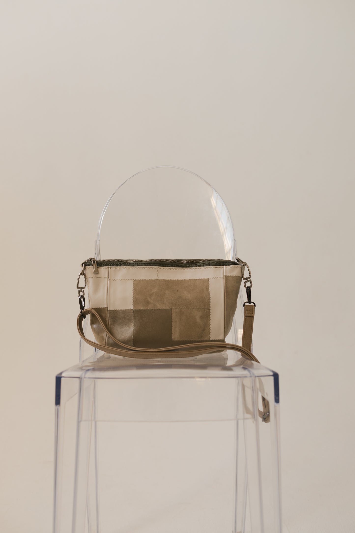 The Veniza Crossbody Bag
