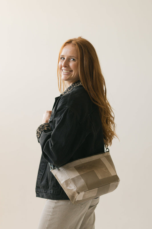 The Veniza Crossbody Bag